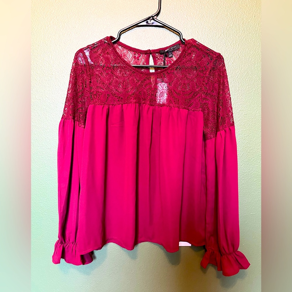 Romeo and Juliet lace blouse